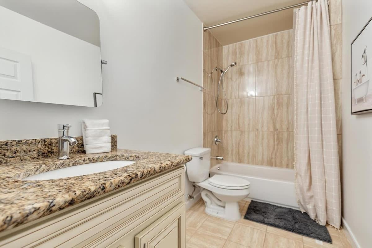Exceptional 4-br Near Rock Creek Park Holiday home Washington