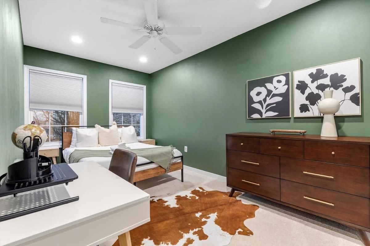 Exceptional 4-br Near Rock Creek Park Holiday home *