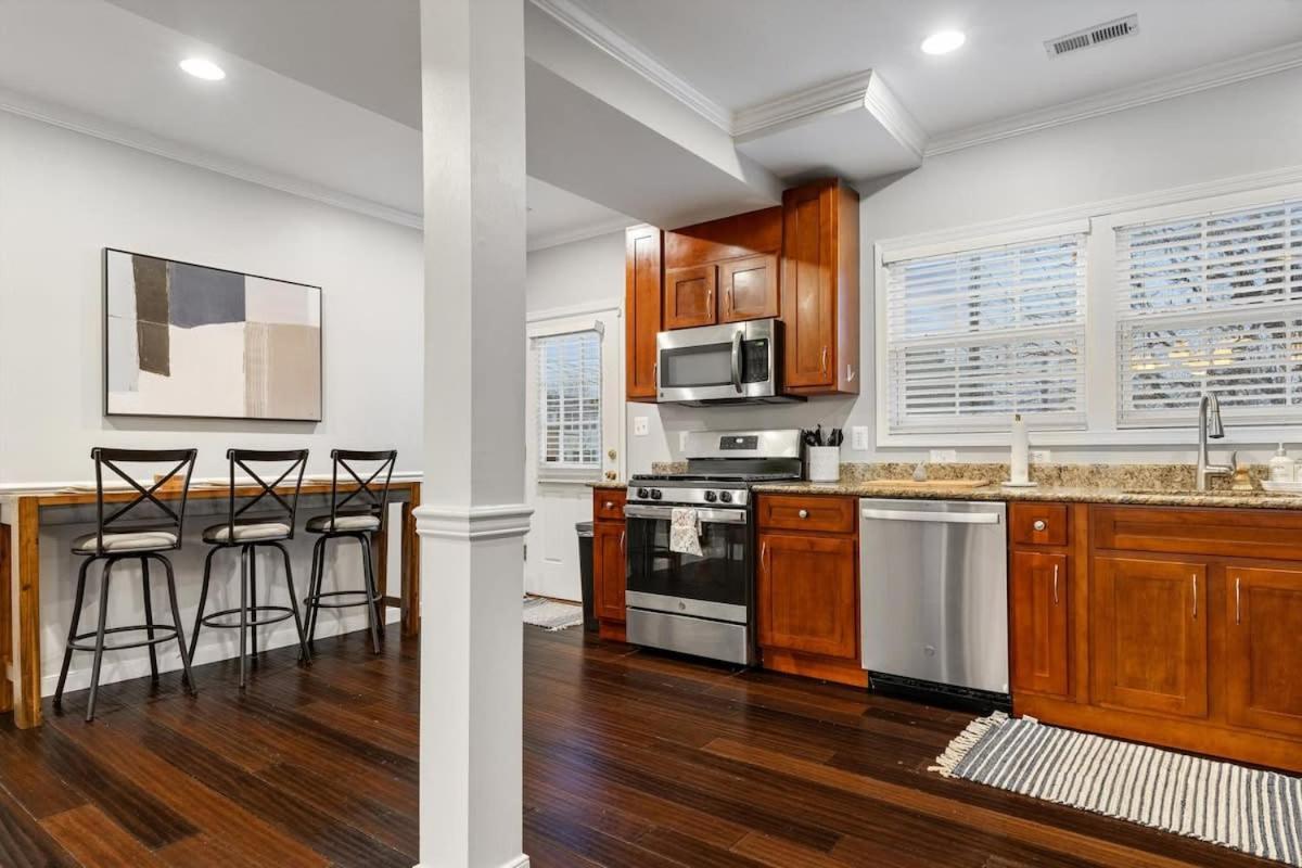 Exceptional 4-br Near Rock Creek Park Holiday home Washington