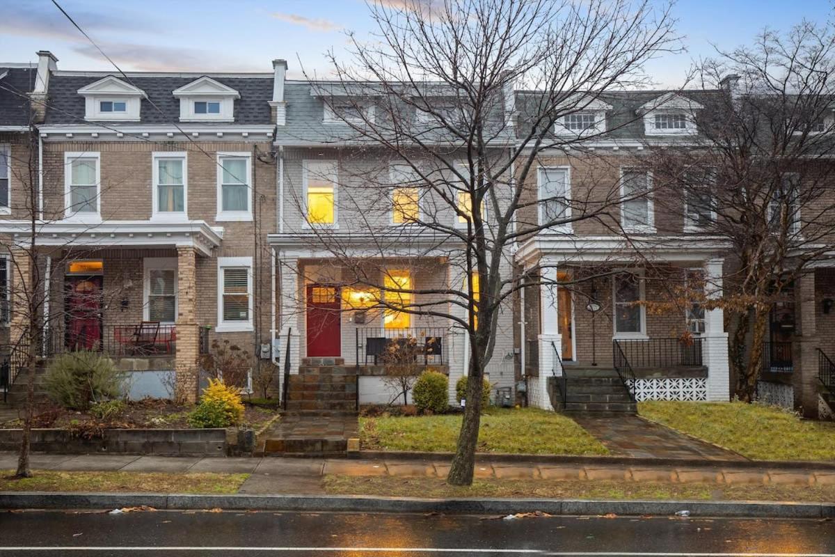 Exceptional 4-br Near Rock Creek Park Holiday home
