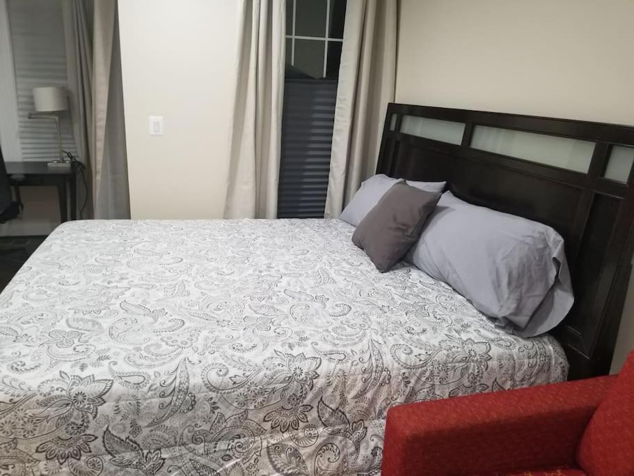 Beautiful New 4 Bedroom 3 Bath Family Or 1 Bedroom Nr Howard U Downtown Nw Dc