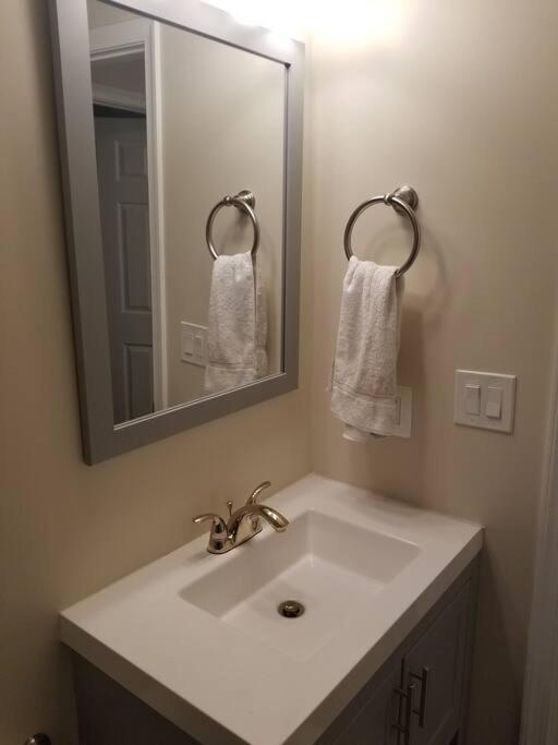 Bed & Breakfast Beautiful New 4 Bedroom 3 Bath Family Or 1 Bedroom Nr Howard U Downtown Nw Dc *
