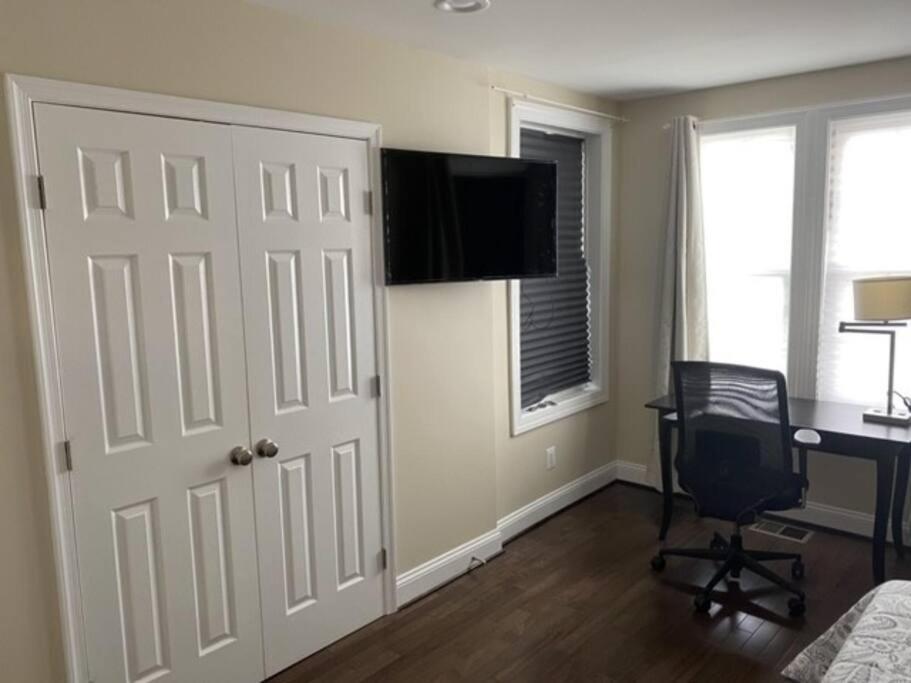 Beautiful New 4 Bedroom 3 Bath Family Or 1 Bedroom Nr Howard U Downtown Nw Dc *