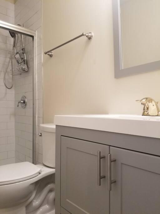 Beautiful New 4 Bedroom 3 Bath Family Or 1 Bedroom Nr Howard U Downtown Nw Dc Bed & Breakfast Washington