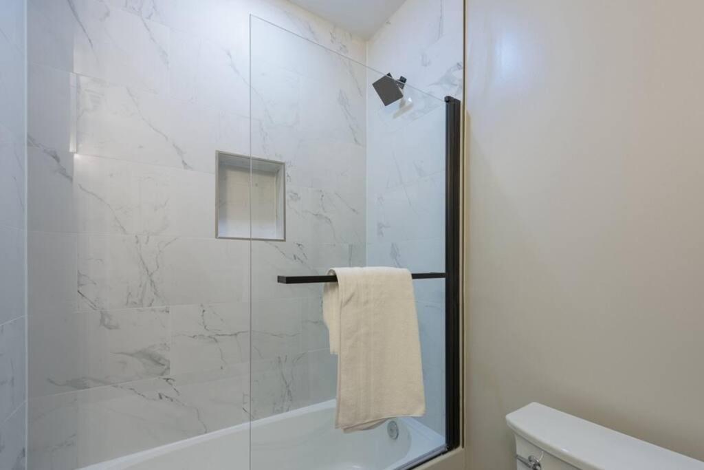 Lux 1br In Dc W Patio Apartment Washington