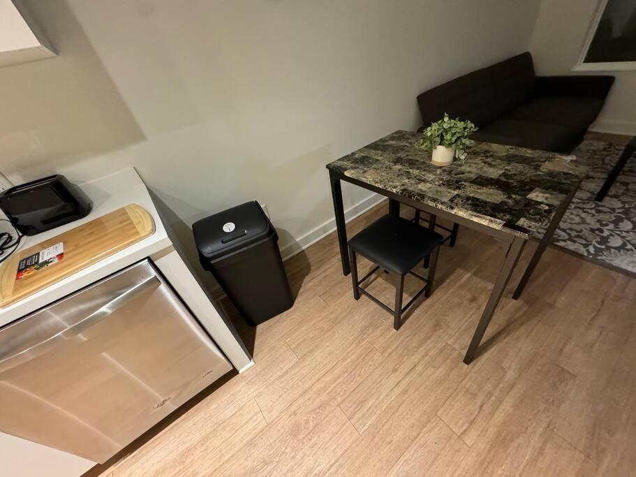 New Lux 1br In Dc *