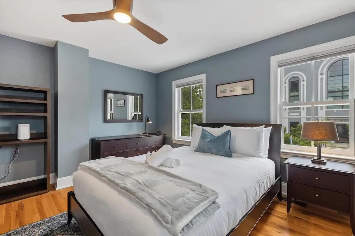 Historic & Modern Capitol Hill 2-br Row * Washington