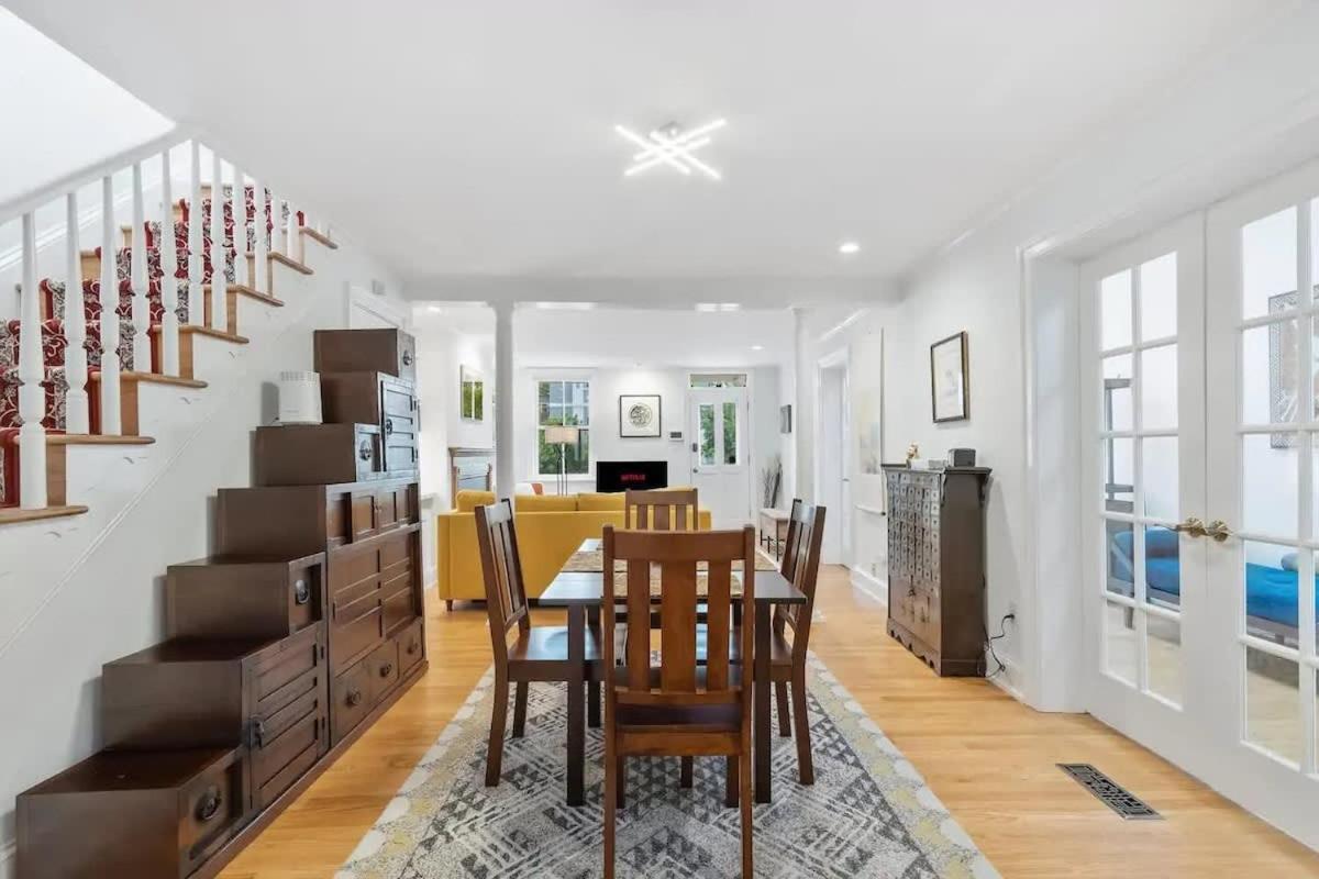 Historic & Modern Capitol Hill 2-br Row *