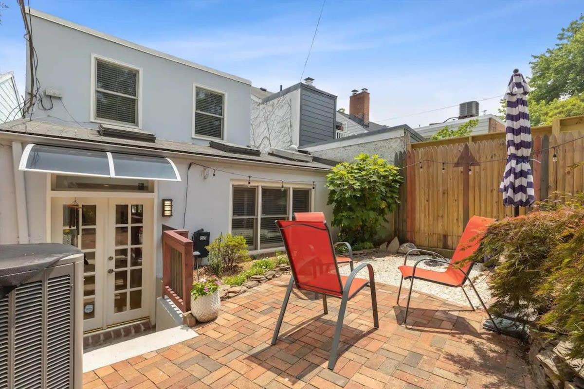 Historic & Modern Capitol Hill 2-br Row Holiday home *