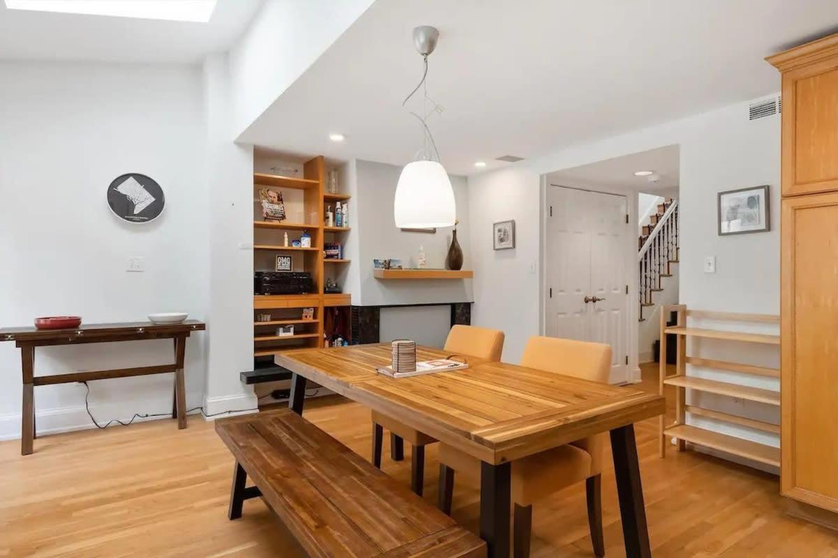 Historic & Modern Capitol Hill 2-br Row *
