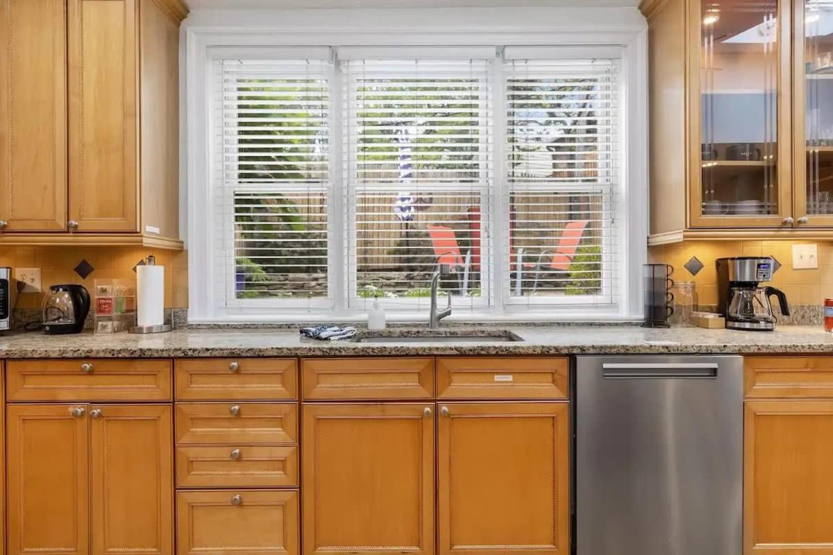 Holiday home Historic & Modern Capitol Hill 2-br Row Washington