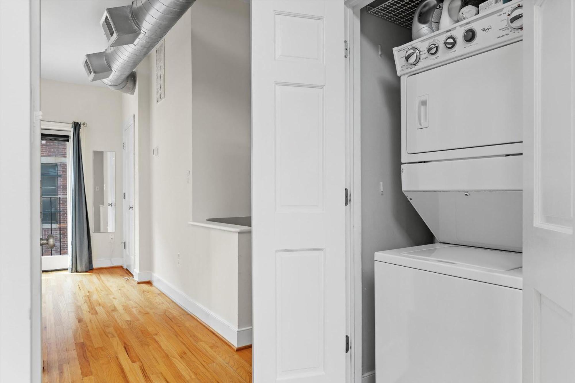 Logan Circle Carriage House 1b-1b & Bright * Washington