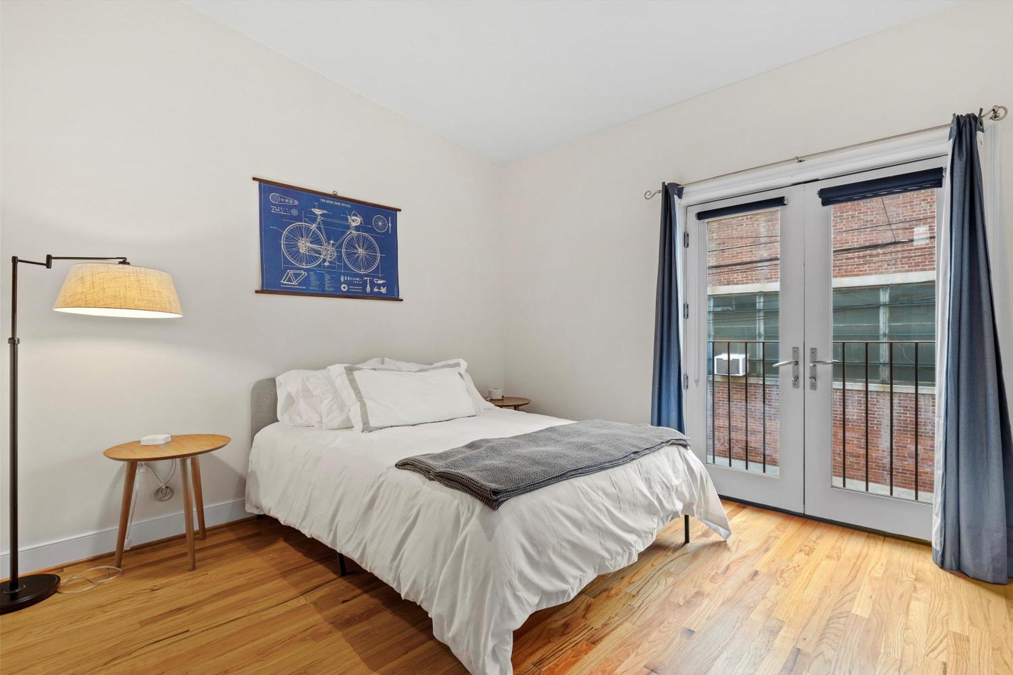 Logan Circle Carriage House 1b-1b & Bright *