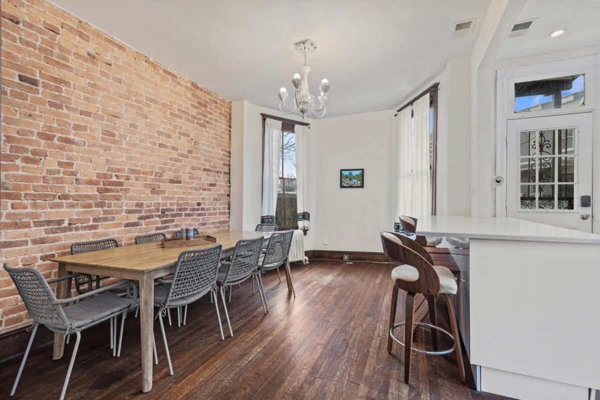 3-br Historic Nestled Btw Petworth & Cohi Holiday home *