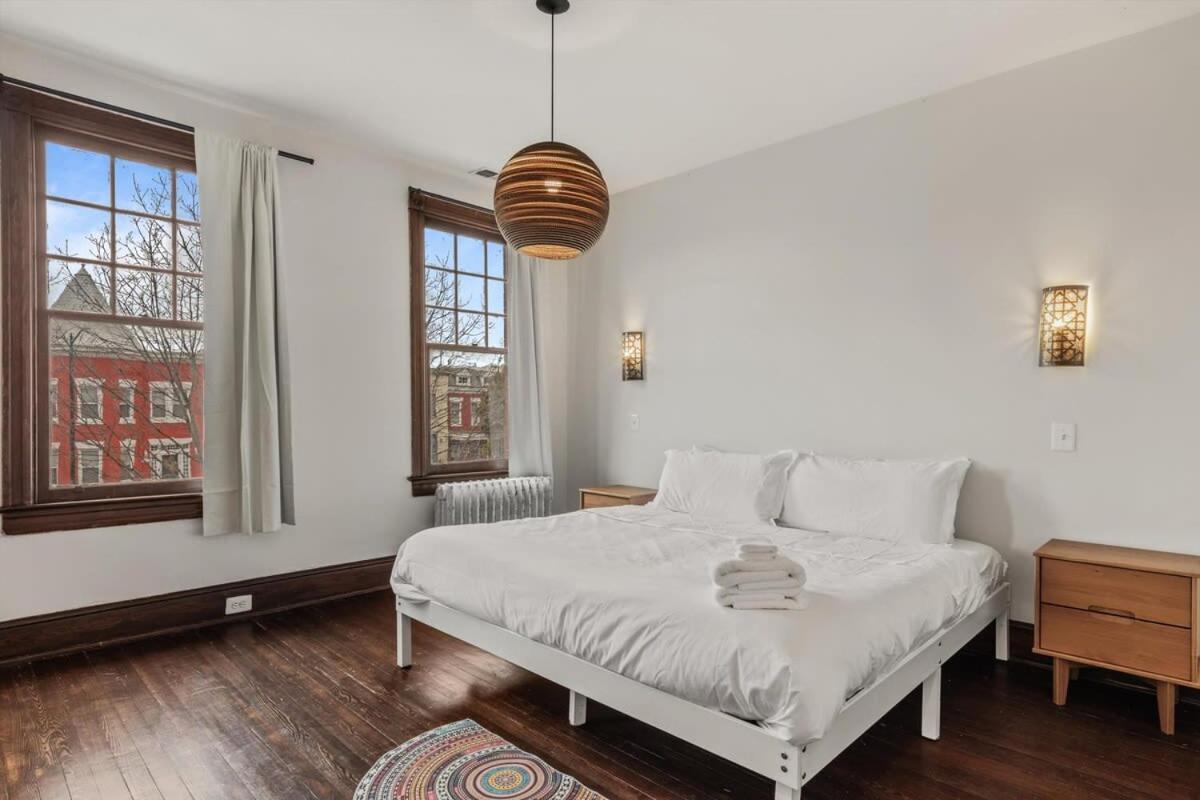 3-br Historic Nestled Btw Petworth & Cohi Holiday home