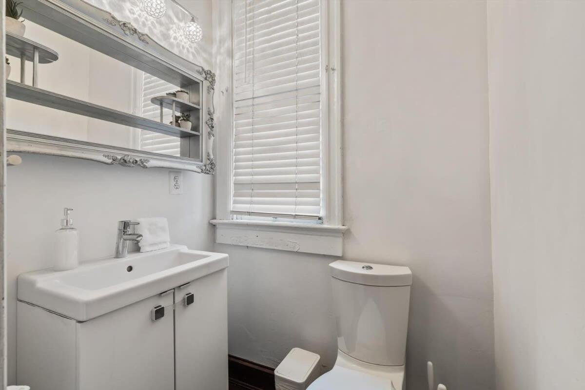 Holiday home 3-br Historic Nestled Btw Petworth & Cohi Washington