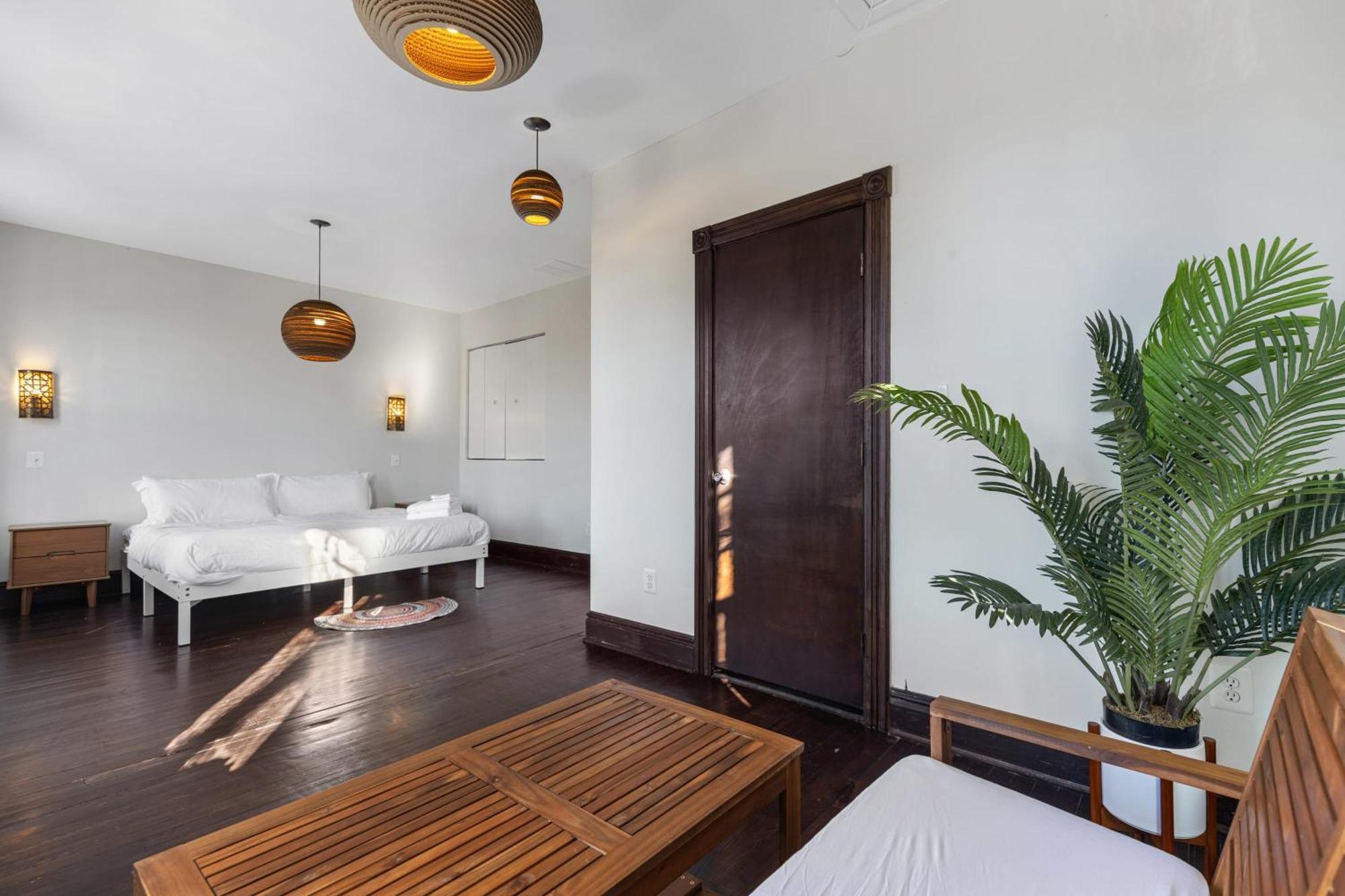 3-br Historic Nestled Btw Petworth & Cohi *