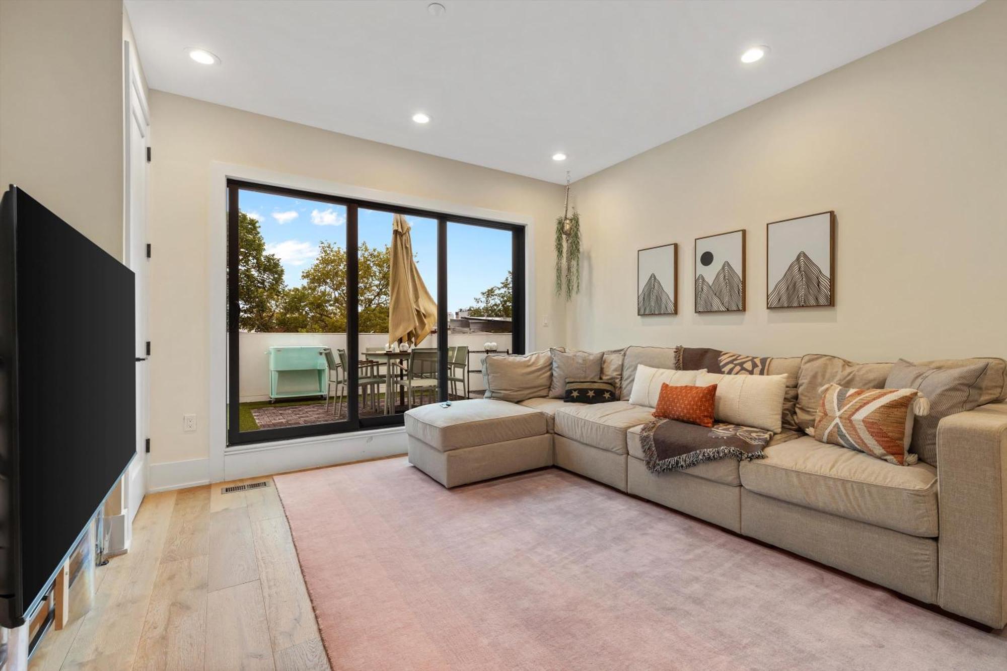 Dc 5-br Townhome - Walk To Metro-rail Holiday home Washington