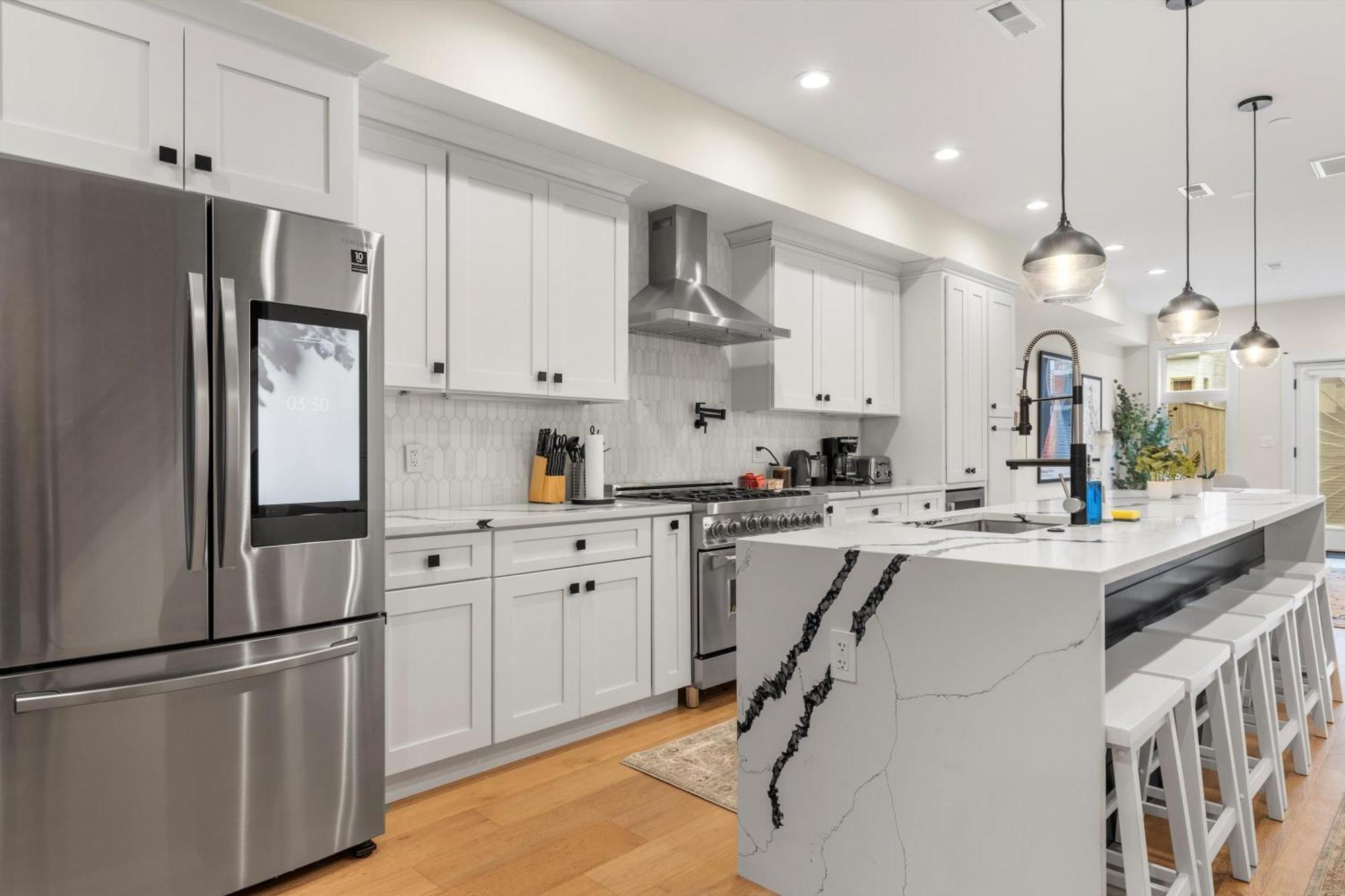 Holiday home Dc 5-br Townhome - Walk To Metro-rail