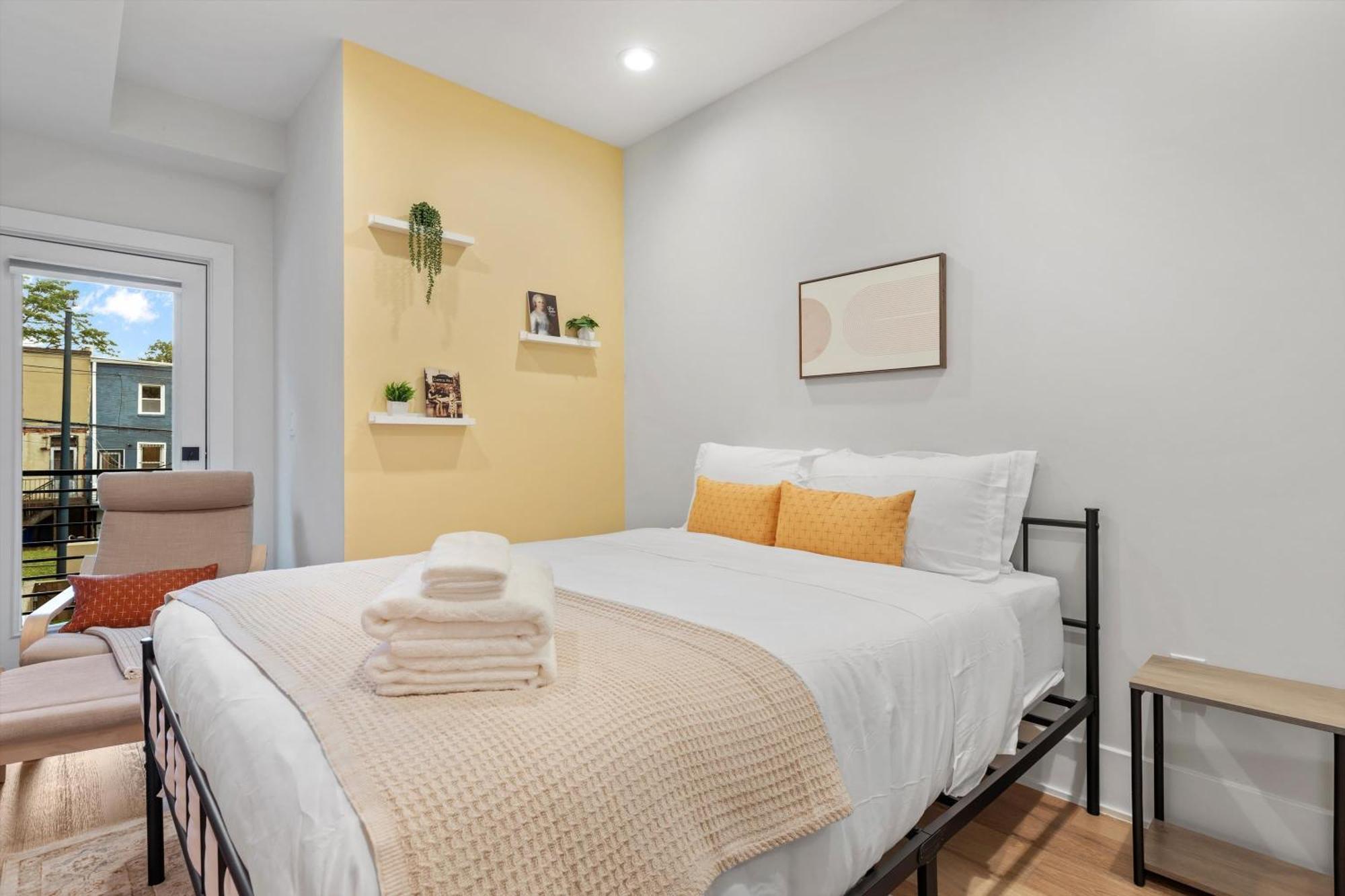 Dc 5-br Townhome - Walk To Metro-rail Holiday home *