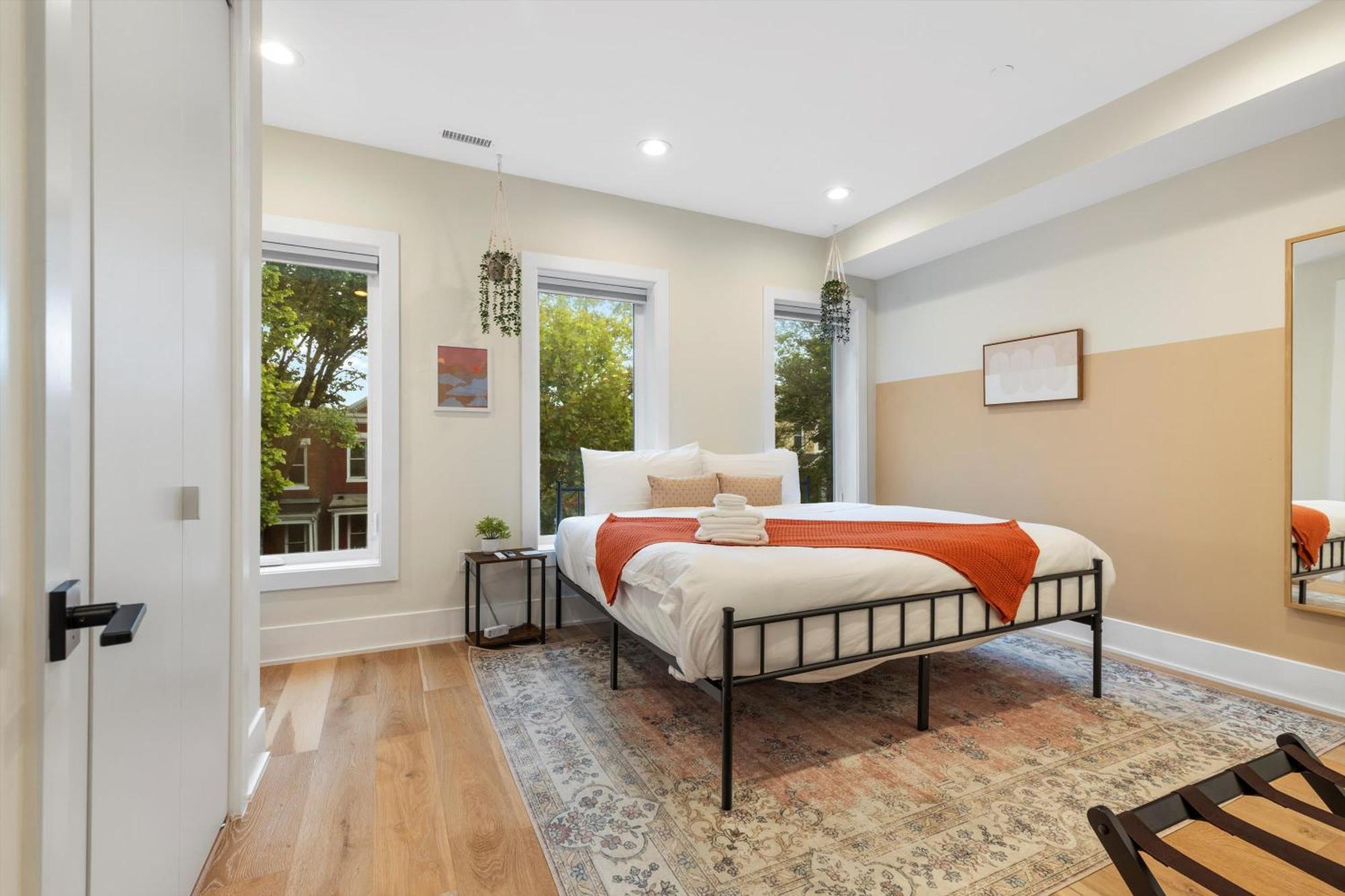 Dc 5-br Townhome - Walk To Metro-rail Holiday home Washington