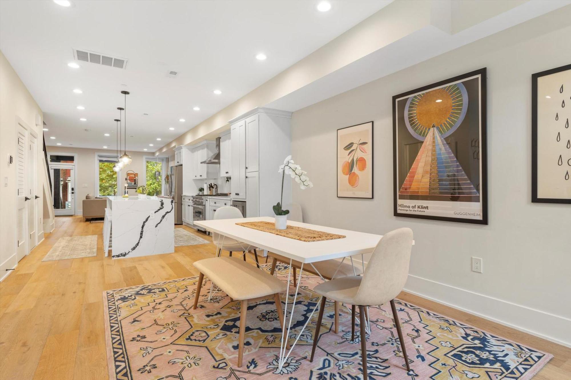 Dc 5-br Townhome - Walk To Metro-rail