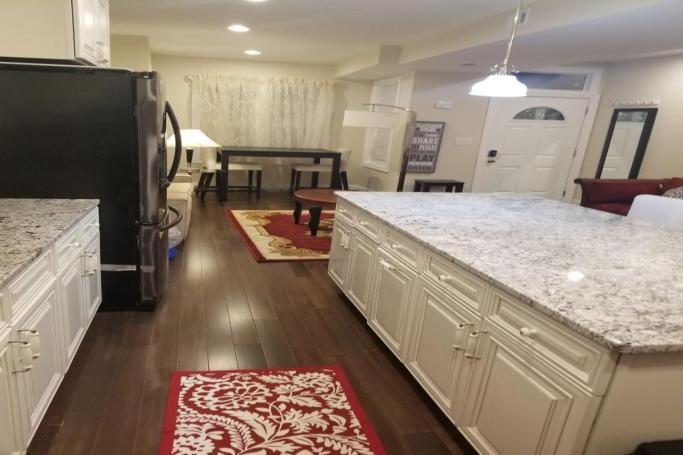 Beautiful New 4 Bedroom 3 Bath Family Or 1 Bedroom Nr Howard U Downtown Nw Dc *