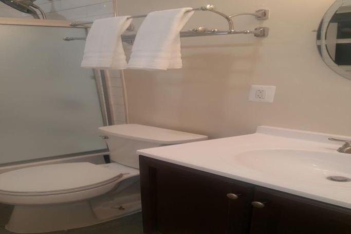 Beautiful New 4 Bedroom 3 Bath Family Or 1 Bedroom Nr Howard U Downtown Nw Dc Washington