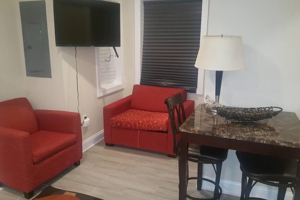 Beautiful New 4 Bedroom 3 Bath Family Or 1 Bedroom Nr Howard U Downtown Nw Dc * Washington