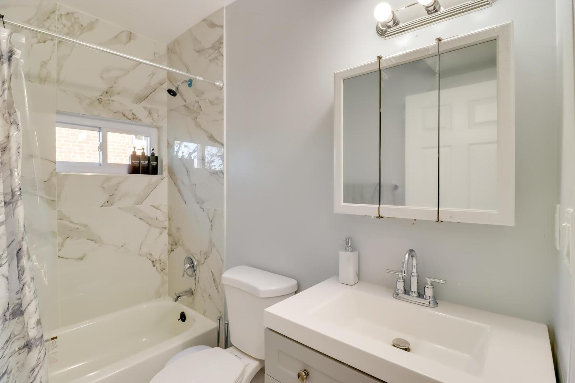 5 Mi To National Mall Dc With Pool Table * Washington
