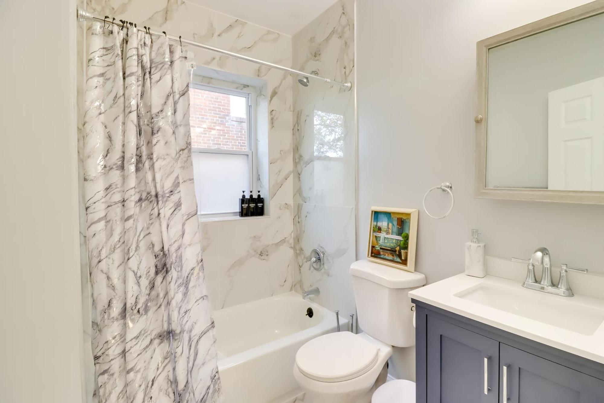 Holiday home 5 Mi To National Mall Dc With Pool Table Washington