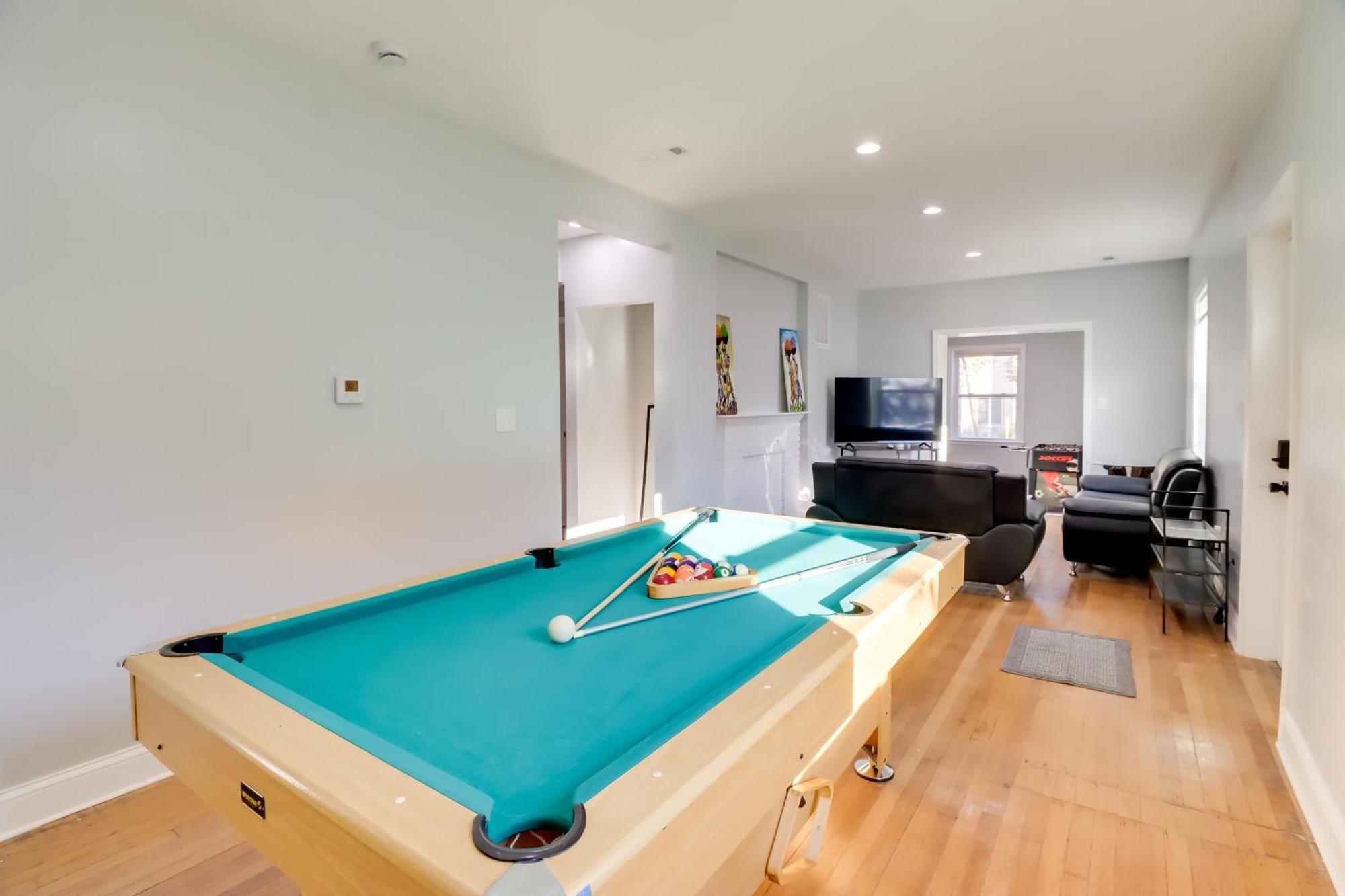 5 Mi To National Mall Dc With Pool Table Washington