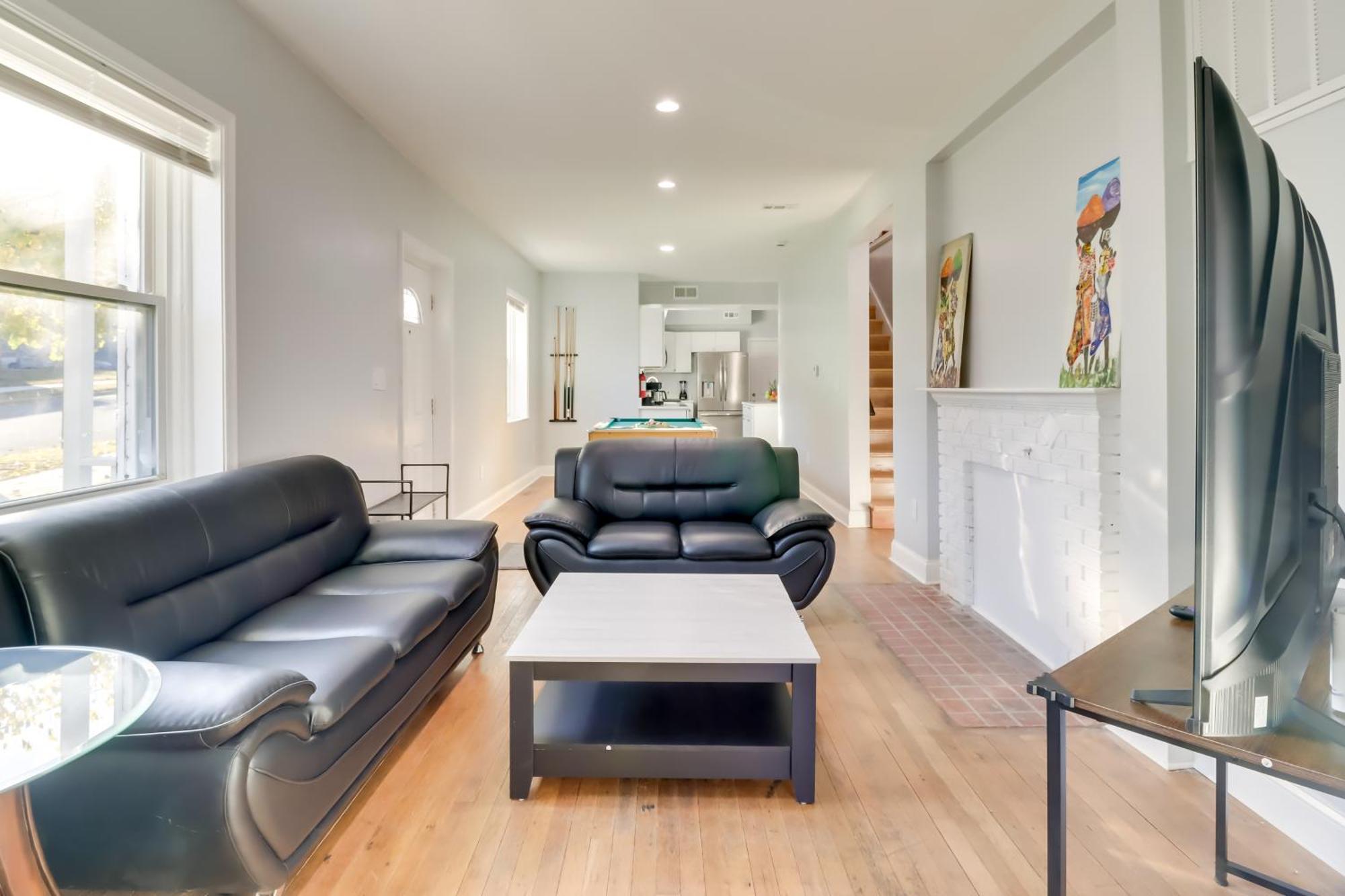 5 Mi To National Mall Dc With Pool Table *