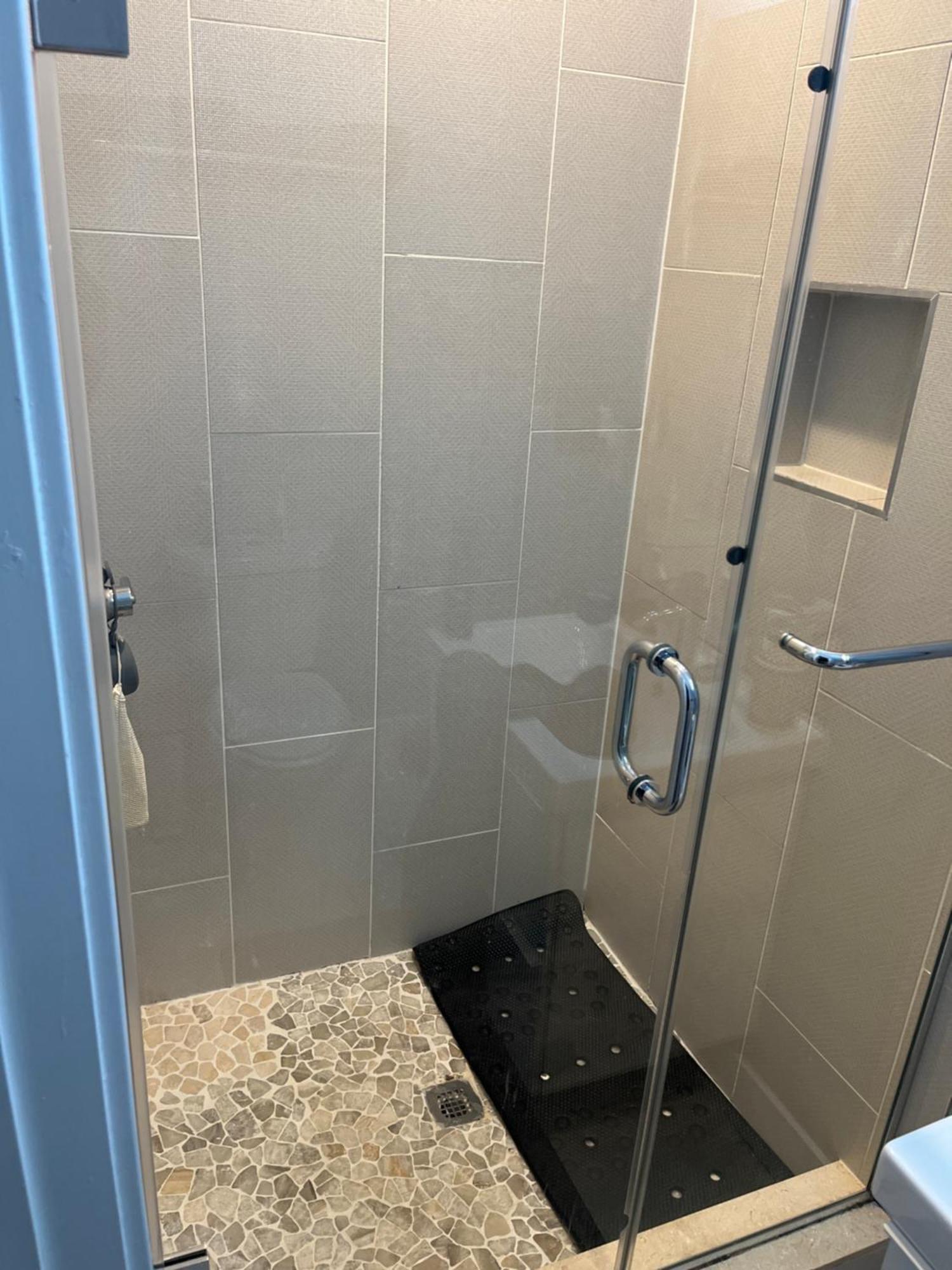 Dc Luxury