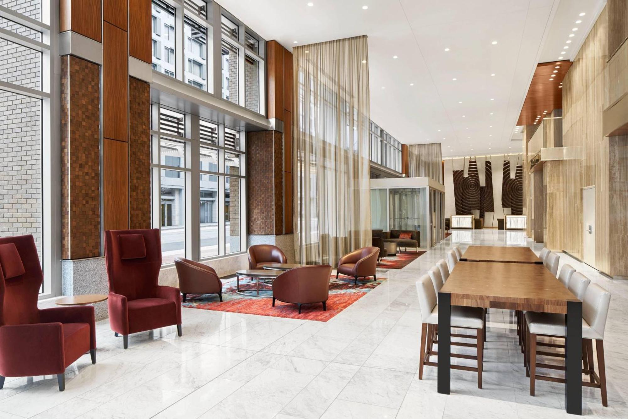 Courtyard By Marriott Downtown/convention Center