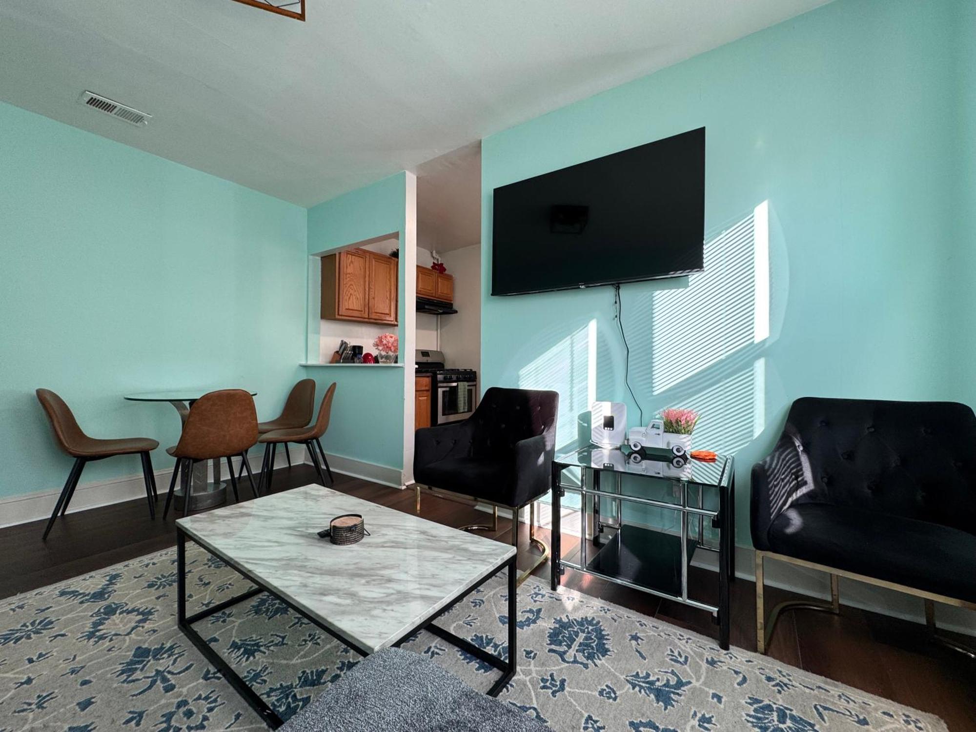 Gorgeous In Dc With 4bedrooms-6beds