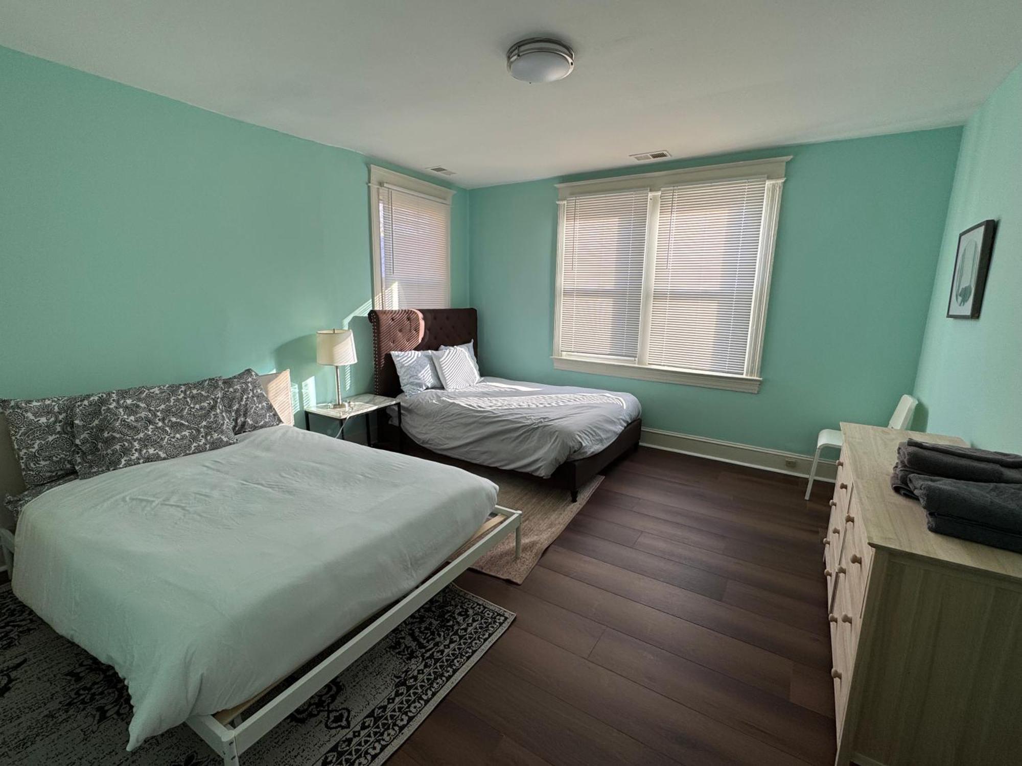 Gorgeous In Dc With 4bedrooms-6beds Apartment *