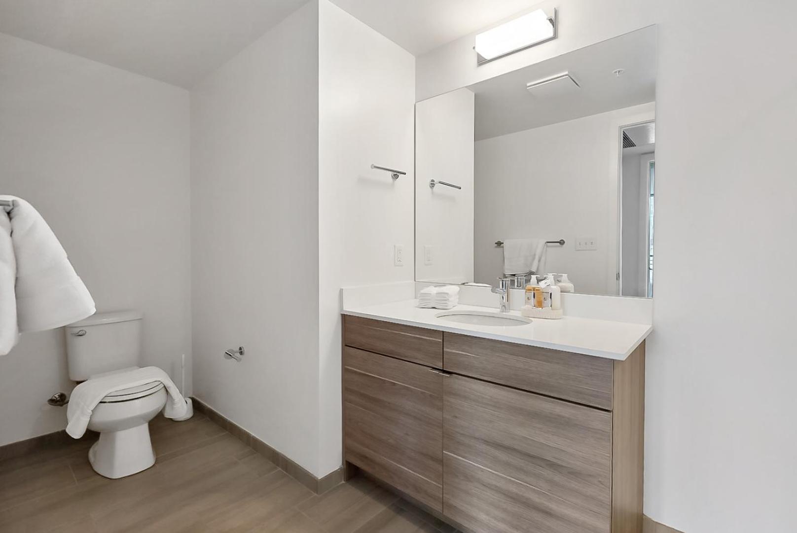 Hala Dc Aparthotel
