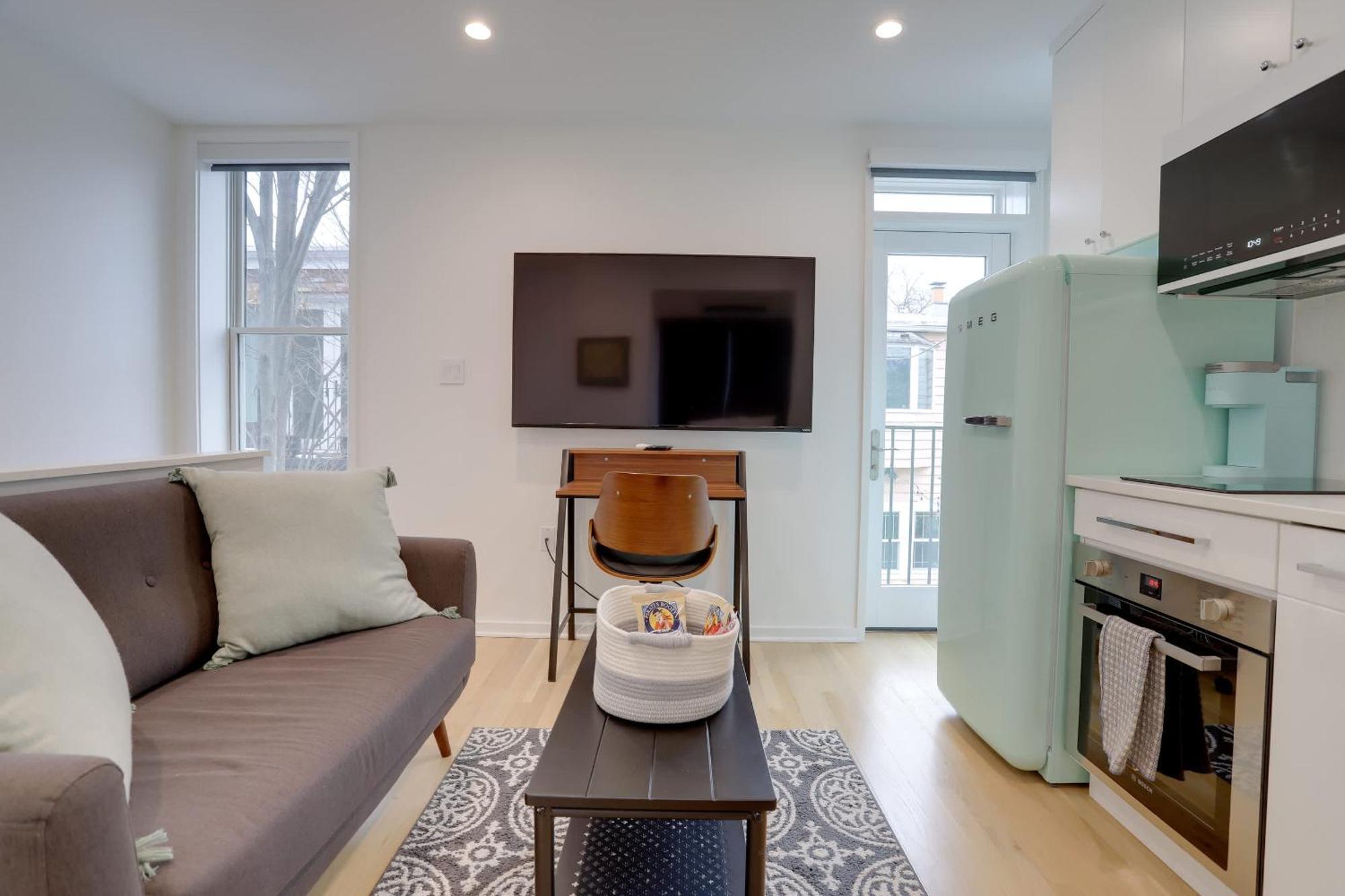 Sojourn's Eastern Market Carriage House Sleeps 2 Apartment