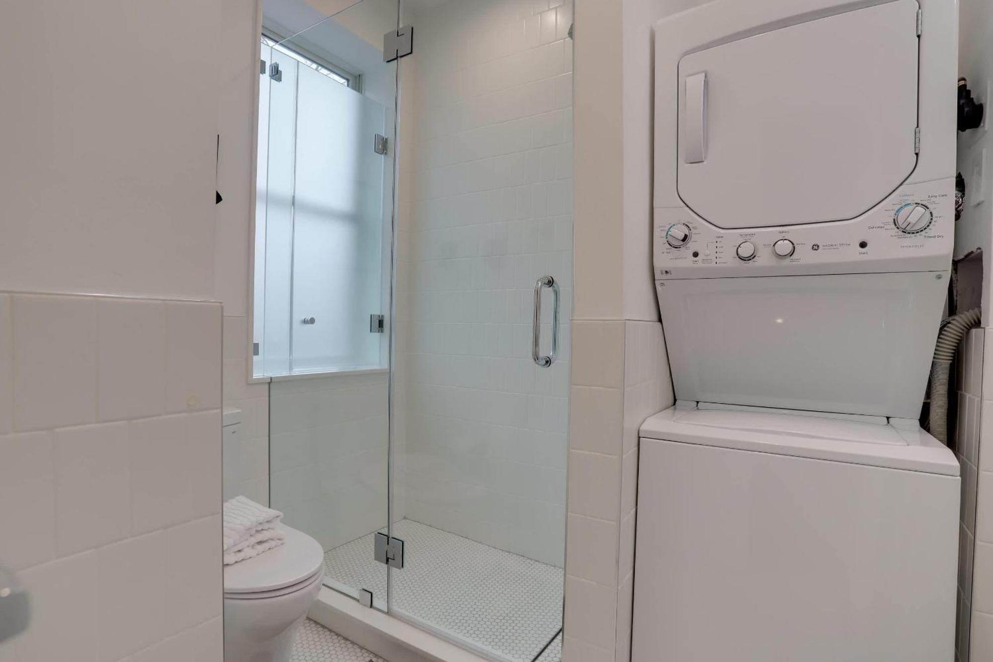 Apartment Sojourn's Eastern Market Carriage House Sleeps 2 *