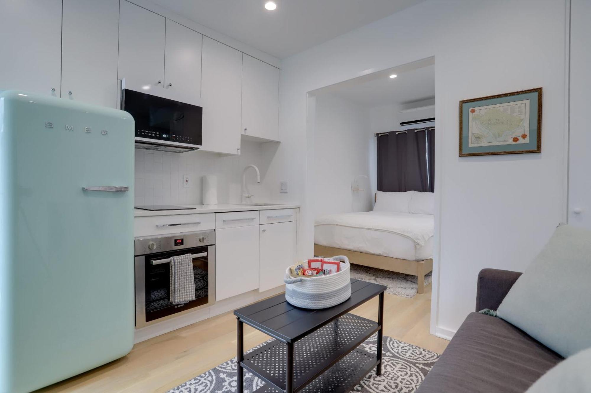 Sojourn's Eastern Market Carriage House Sleeps 2 Apartment Washington