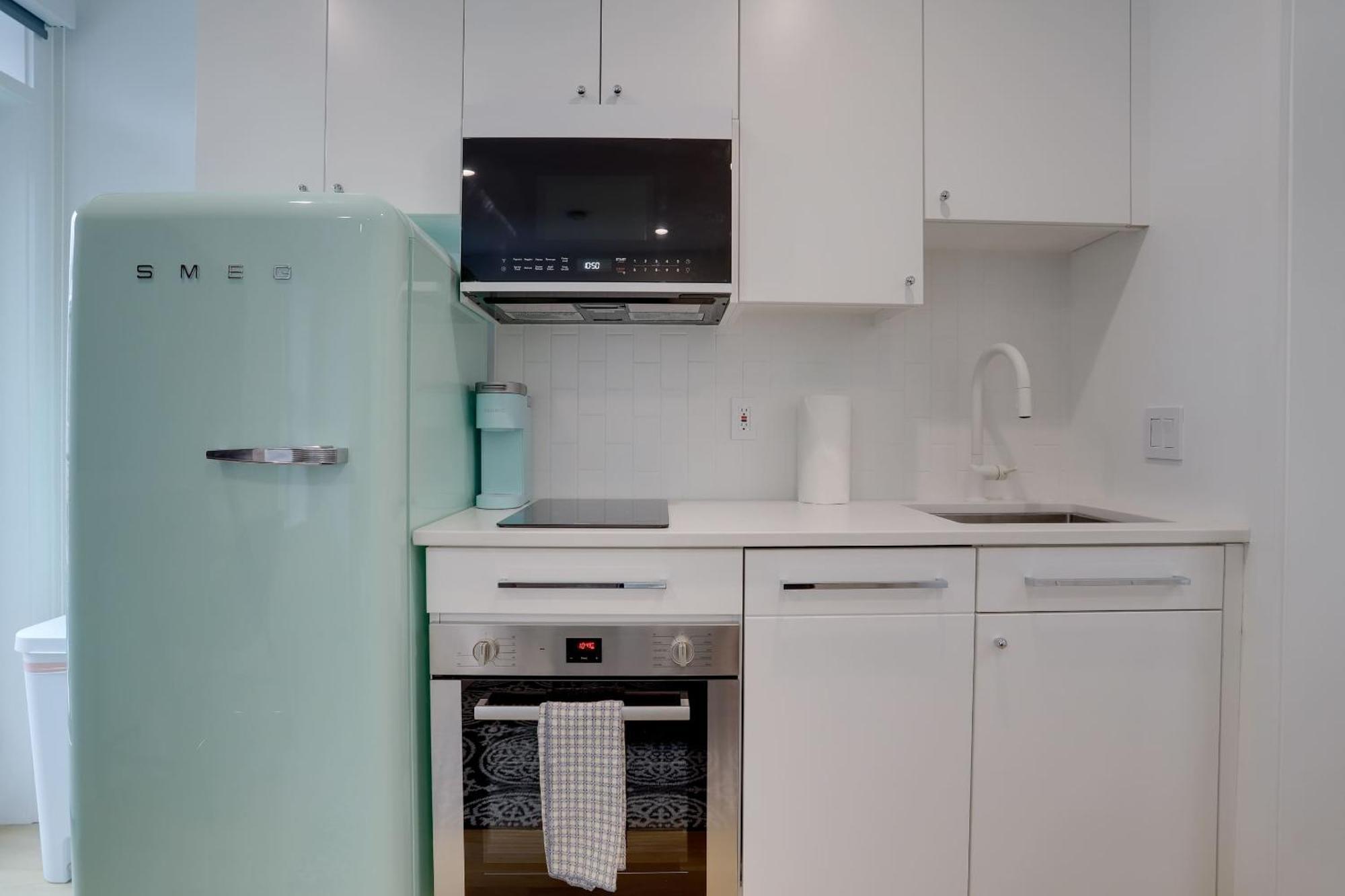 Sojourn's Eastern Market Carriage House Sleeps 2 * Washington