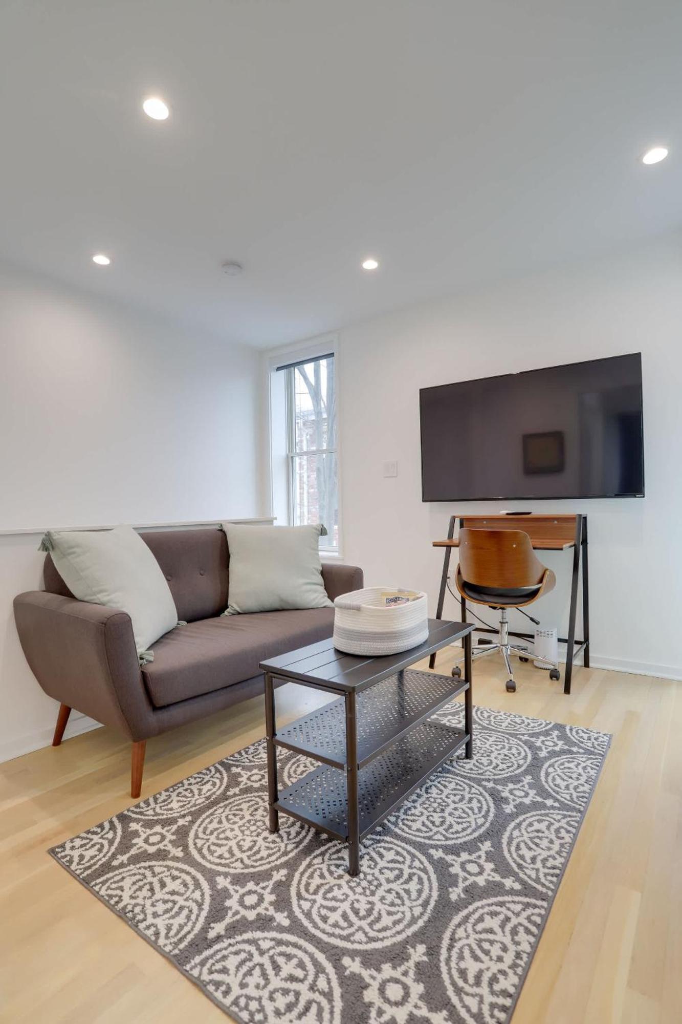 Sojourn's Eastern Market Carriage House Sleeps 2