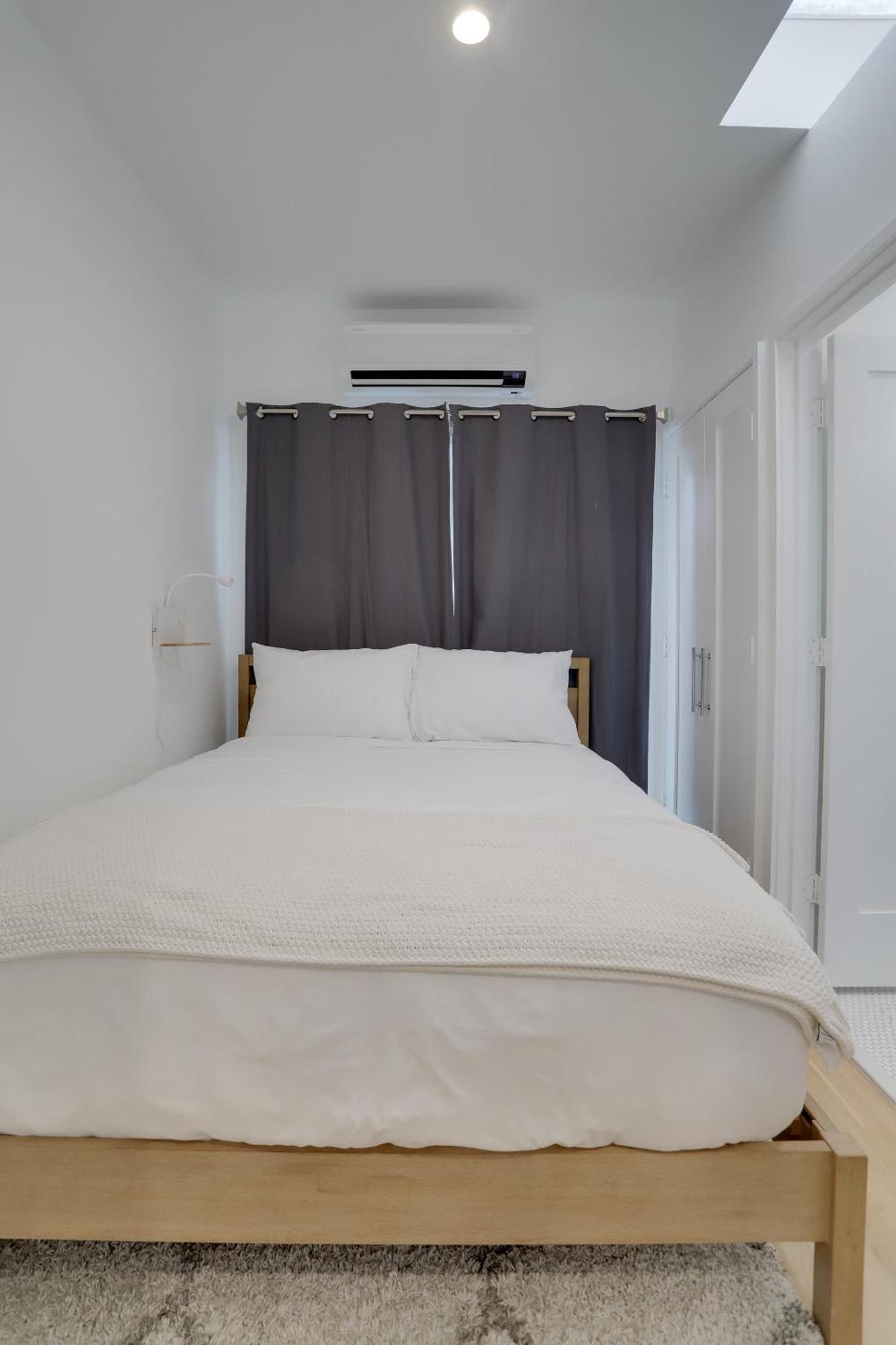 Apartment Sojourn's Eastern Market Carriage House Sleeps 2