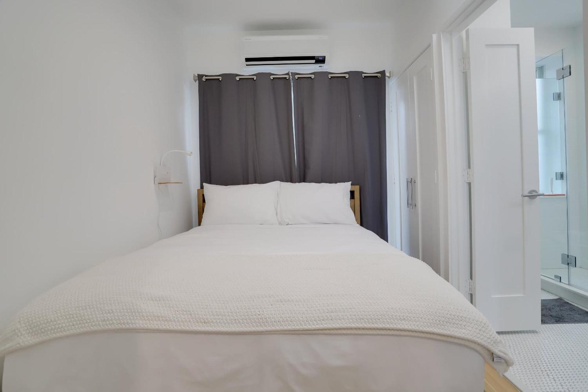 Sojourn's Eastern Market Carriage House Sleeps 2 *