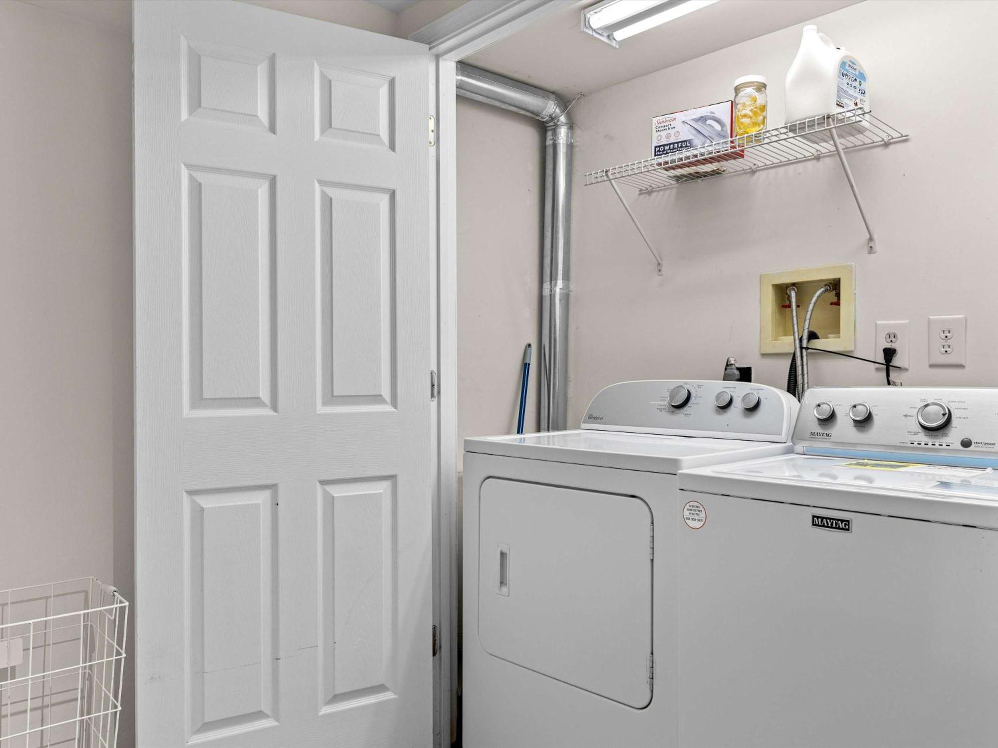 Ideally Located Urban Oasis Free Parking