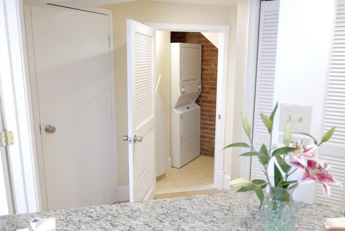 Capitol Hill Delight With Patio Apartment Washington