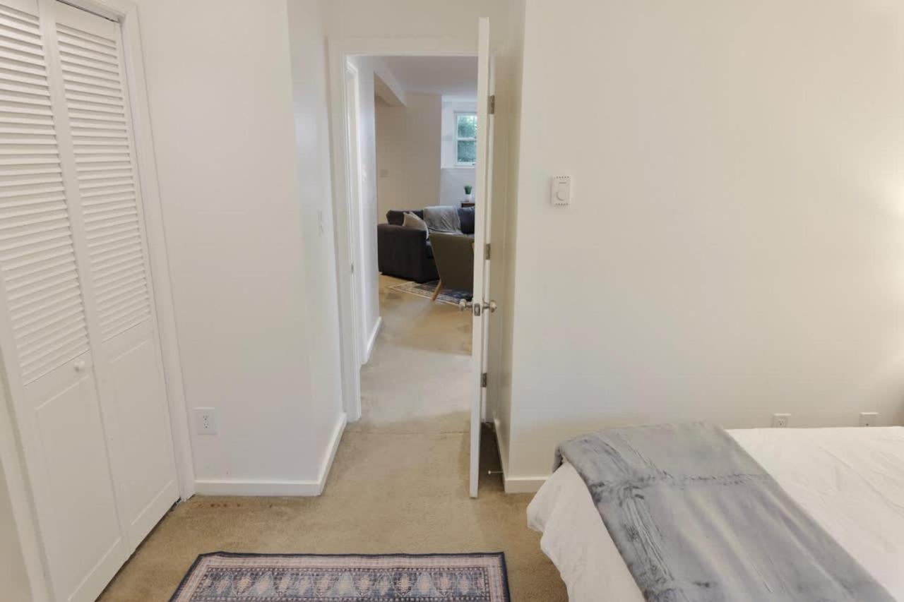 Capitol Hill & Penn - Steps From Eastern Market Apartment