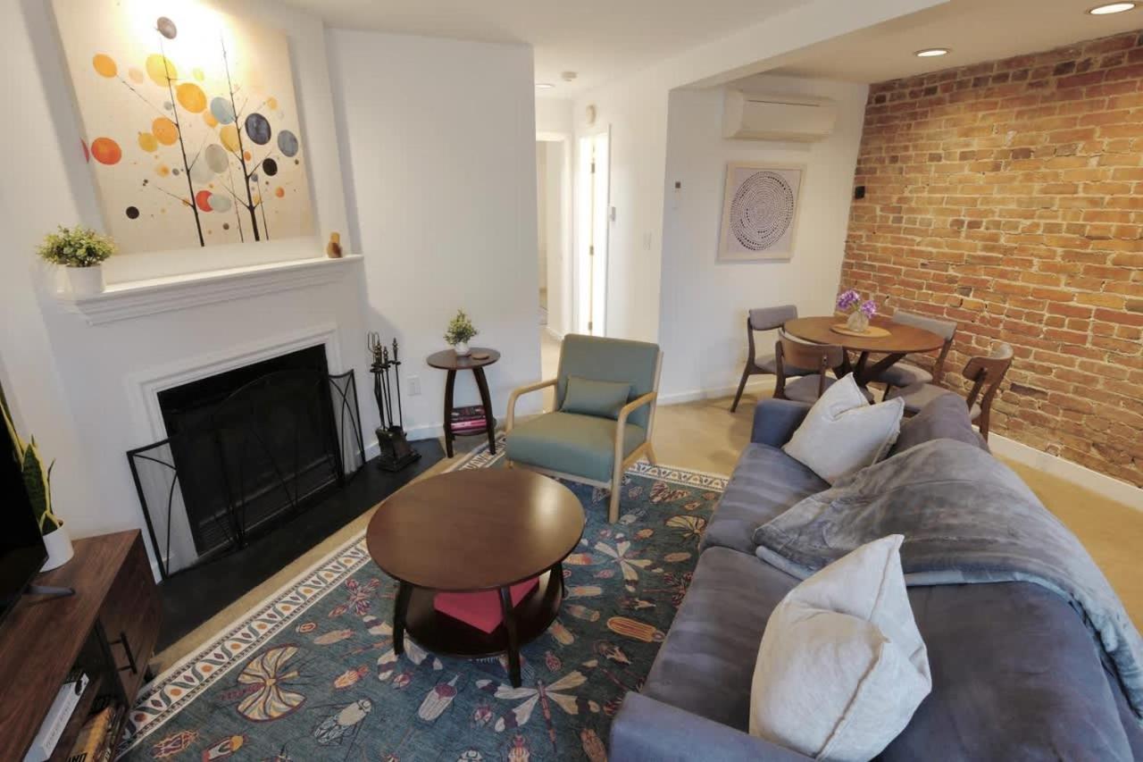Capitol Hill & Penn - Steps From Eastern Market Apartment