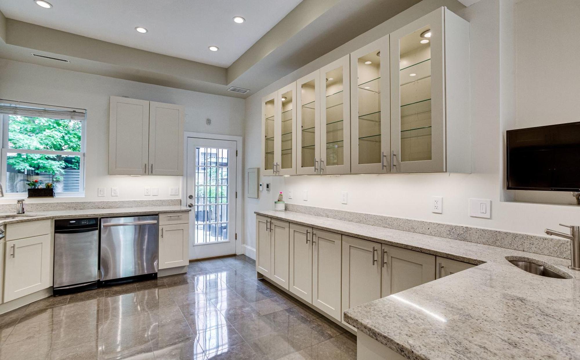 Holiday home Modern 1 Block From Metro Subway Minutes To Capital, Museums And National Mall *